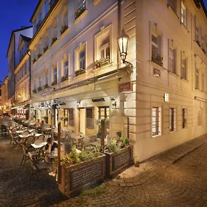 At The Golden Scissors 4* Prag